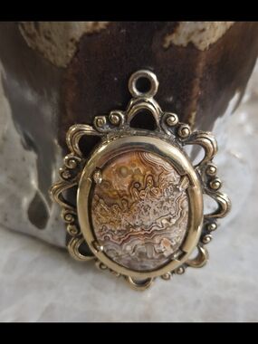 Vintage Agate Pendant Gold Tone Filigree Setting Oval Stone Boho Statement